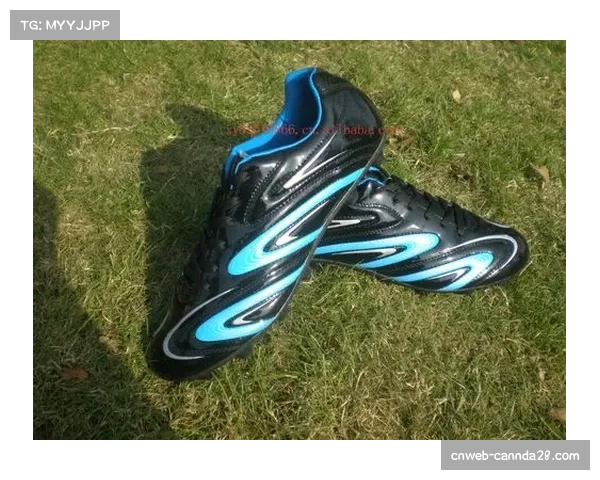 运动品牌发布新款足球鞋,宣称其鞋面科技可提升传中旋转与精度